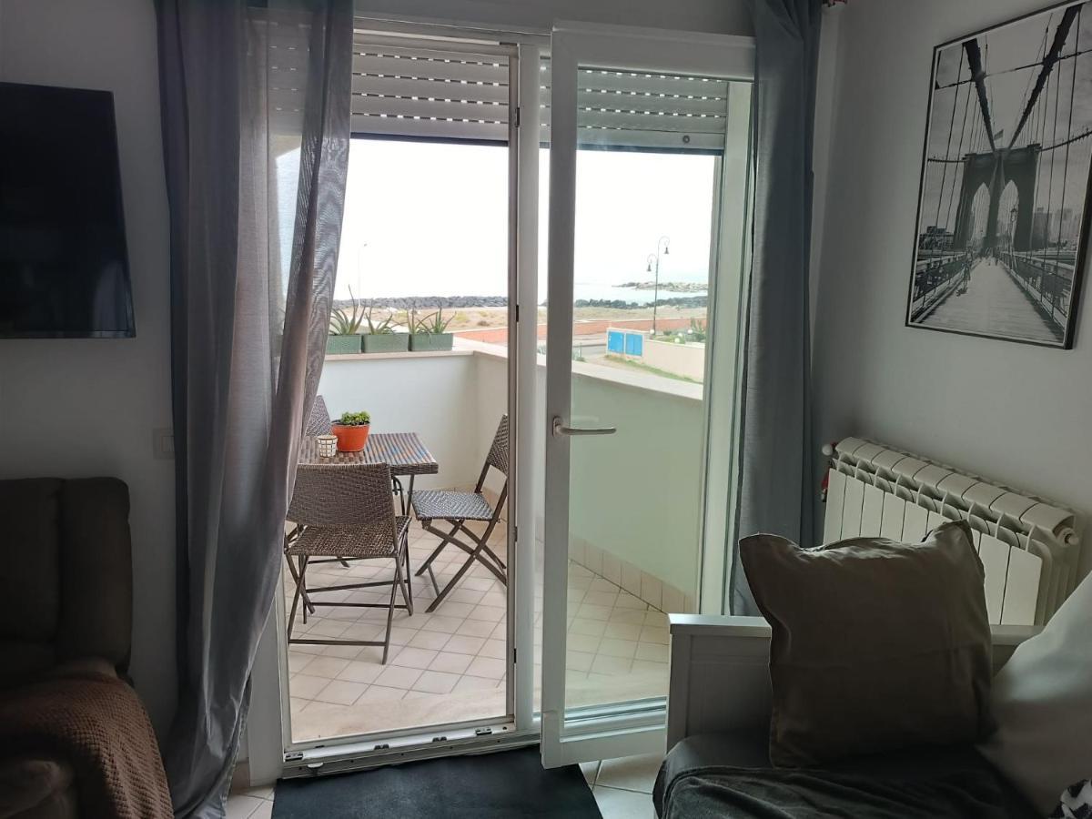 Armareaoverseassuites